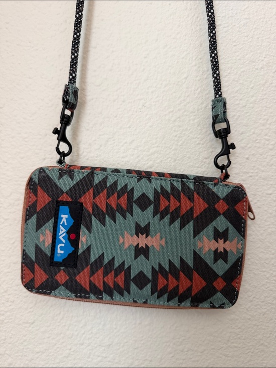 Kavu Handbags - Kavu Go Time Wallet